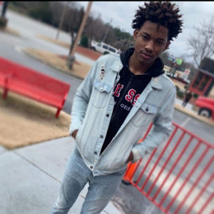 Meet your Posher, Eduardo